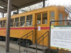 王子周辺は都内では珍しい路面電車（都電荒川線）が走る区間があります。公園内には引退した車両が飾られていました。
ちなみに今はこぎれいにまとまっていましたが昔はかなり荒れ果てた様子だったらしい・・。