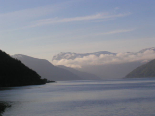 朝日に輝くノルドフィヨルド