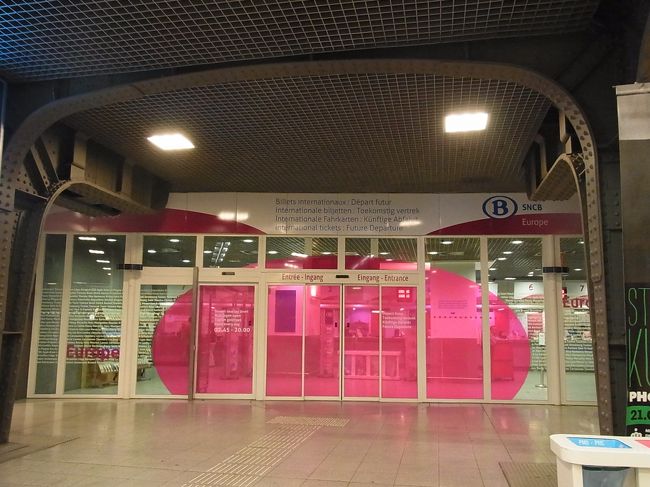 かわいいピンクのドア♪