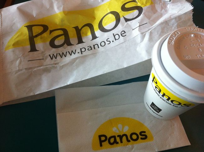 このスタンドで買いました。ベルギーのパン屋さんみたいです。