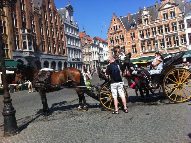 昔は待つなんて時間がもったいなくて、歩き回っただろうに、最近は、歩くと疲れるし、足が痛くなるの嫌だしと、待つことが平気になってきた。<br />年取ったな〜と実感する。