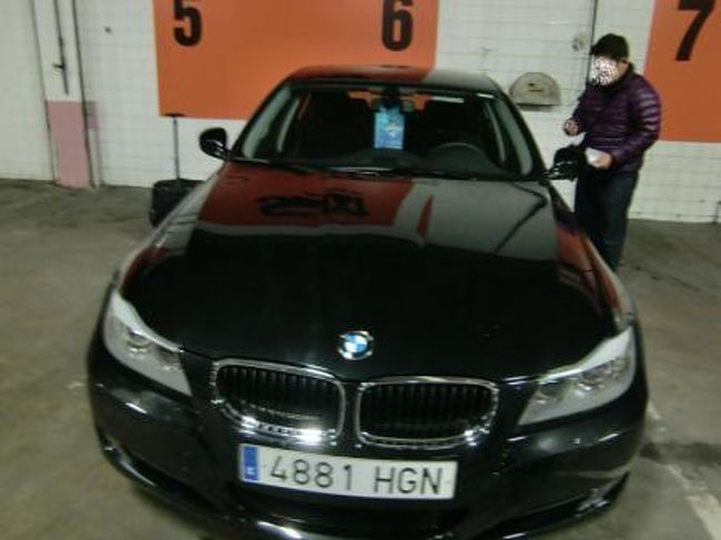 ランチの後はホテルをチェックアウトし、ドライブ旅行の始まりです。<br />レンタカーはアトーチャ駅近くにあるSIXTで借りました。<br />MTの小型車を予約していたのですが、出てきたのはBMWのAT車。<br />3段階ぐらいUpgradeしているのでは。<br />久々のMT車運転、しかも知らない土地ということもあり不安だったのですが<br />このBMWのおかげでとても快適なドライブ旅ができました。<br />(狭い街中では多少取り回しに苦労しましたが。。)