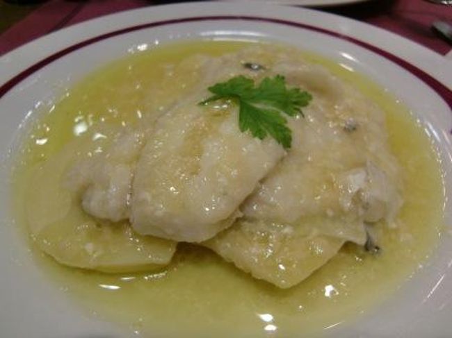 味はボチボチという感じでした。タラのクリーム煮です。<br />夕食後はTaxiでホテルに帰りこの日はこれにて終了。