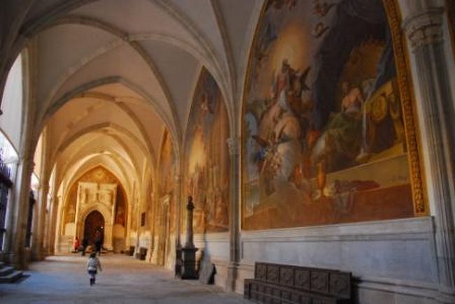 外の回廊もいい雰囲気です。