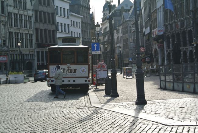 ツアーバスがいい感じ。