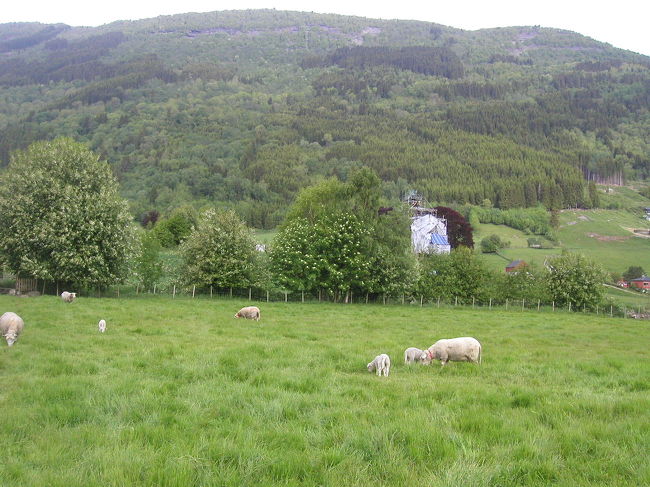 石造教会Ｈｏｖｅ Ｓｔｏｎｅ Ｃｈｕｒｃｈへ