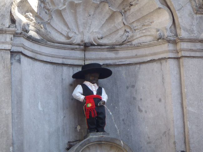 本日の衣装は、メキシコ風？<br /><br />衣装は600着ほどあり、近くに保管されているらしい。