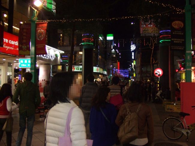 その後、少し西門をプラついて…