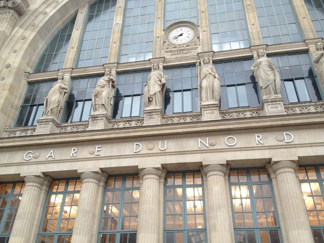 早く着きすぎたので、いったん外に出てみました。<br /><br />北駅は治安が悪い、とあらゆるところに書いてありましたが、特にそこまで危険な感じはしませんでした。<br /><br />大荷物でこれから遠くに行きます、という感じの人が多かったですね。