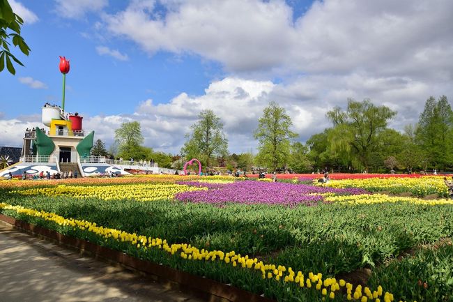 チューリップタワー前。