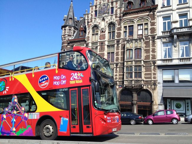ブリュッセル感満載のバス♪