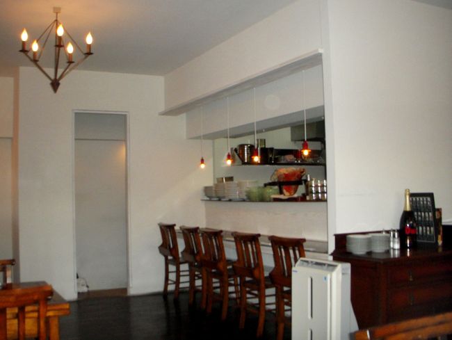 <br />　もう6時、ディナータイムだ。<br /><br />駅と歴史地区の中間くらいにある<br /><br />イタリアンレストラン「ダコージ」