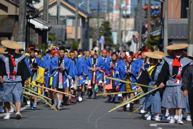 <br /><br />　竹をバシバシ鳴らしながら歩いてる。