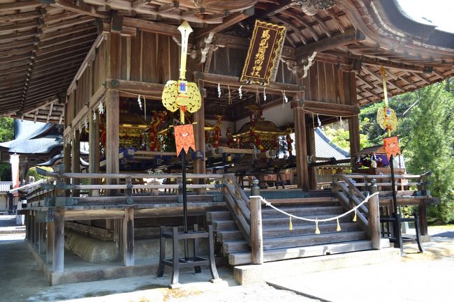 <br /><br />　神輿が置かれている拝殿