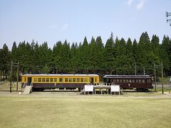 ２日目は、加茂市に寄ってからの帰宅です。

それは、冬鳥越スキー場（旧冬鳥越駅）に静態保存されている蒲原鉄道の車両を見る為。