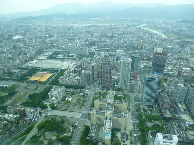 案外高度感がない展望台の<br />89階でも380Ｍくらいあるのに