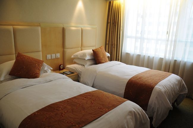 3/11<br /><br />グァンドンホテルにチェックイン！<br /><br />朝食のついていないプランだったので、毎朝ホテル周辺でひとり朝ごはん。