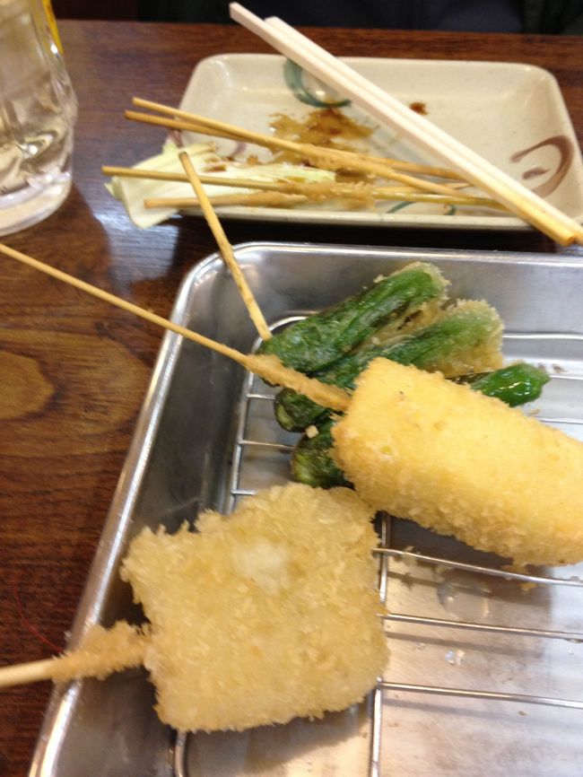 何本でもいけちゃう串カツ。ネタはバラエティに富んでて、なんでもあり。