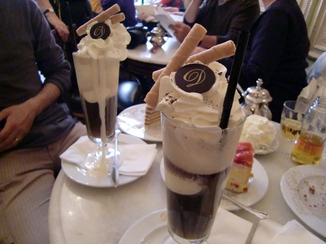 アイスコーヒー。<br /><br />いやー・・・<br /><br />なんかオサレで見ているだけでテンションあがる。