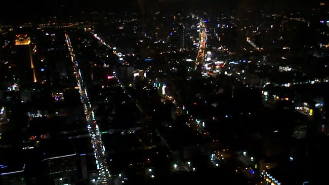 ホテルの部屋からの夜景<br />飲んだくれメ<br />ブレてるだろが