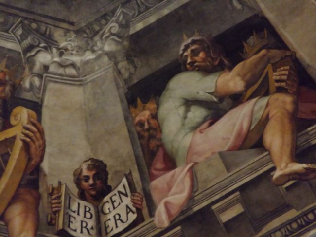 天蓋内部の絵のほんの一部。