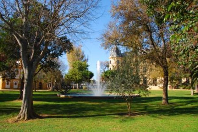 その後見学ツアーに参加し施設を一回り。<br />馬以外には特筆するものはないですが、とても綺麗なところで訪問する価値はありです。<br />特に馬術ショーのある日に訪れるといいかもしれませんね。