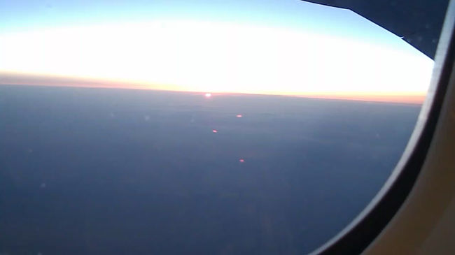 松山でパイナップルケ−キのお土産と<br />ニコチン中毒者用のたばこを<br />購入し「そういえば奴らが一緒だったら<br />練馬の紳士と自称できなくなったではないか<br />よかったではないか」<br />とにかく台湾のたばこの<br />カ−トン包装は健康注意の写真がグロテスク<br />「なんだこれは」と覗かれるので<br />さっさと連中に手渡そう<br /><br />とりあえず今年のＧＷの旅行記はおしまい