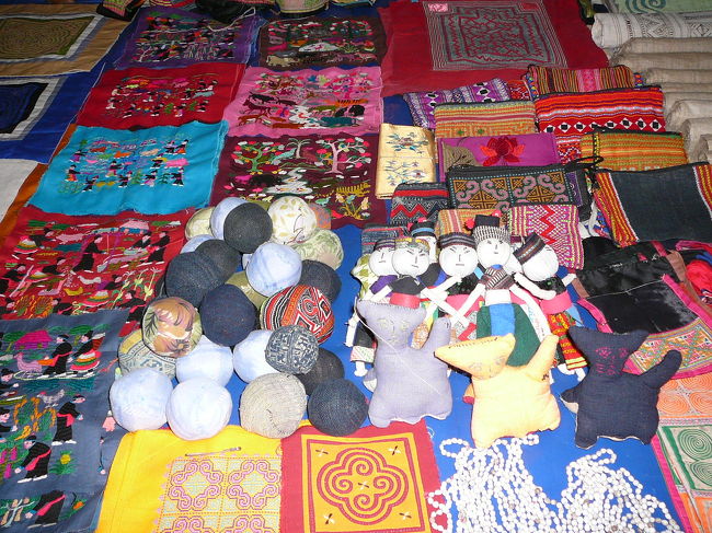 なんだかわからないけど、やたらと硬いボールたち