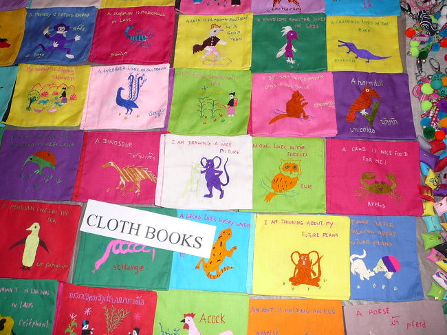 手作り絵本たち<br /><br />一応、お話が描かれていた。