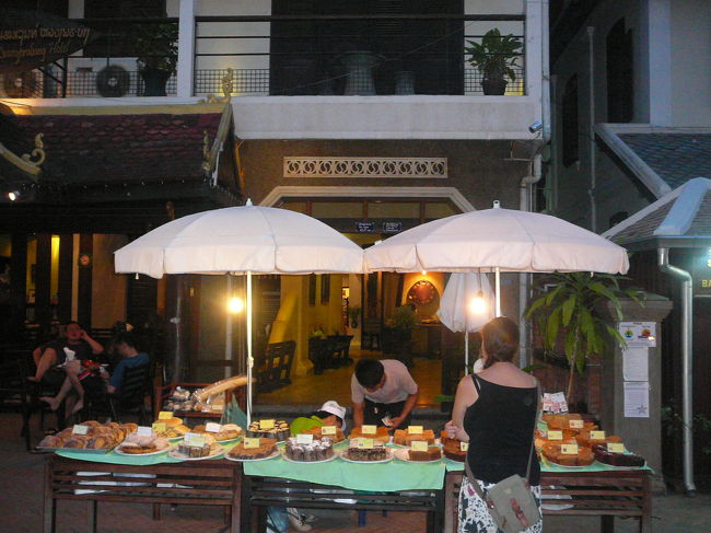 アンシエントホテル。<br /><br />大体ここでパンを買っていました。なぜかバケッドはありませんでした。<br />8,000kp〜