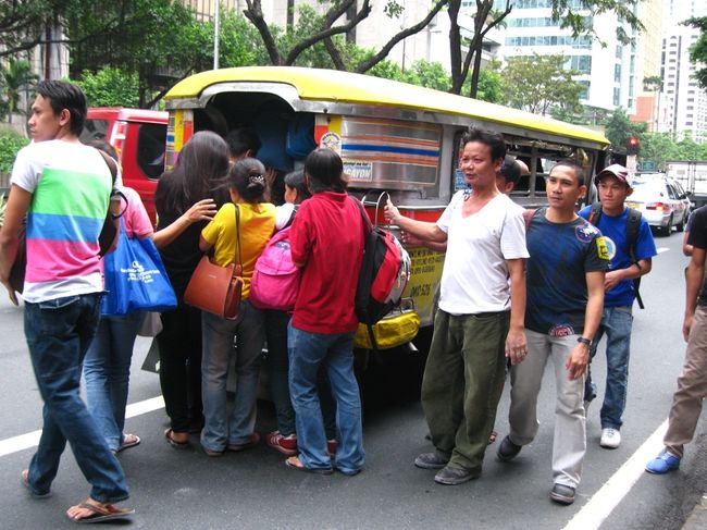 任務完了。<br /><br />町をプラプラ。<br /><br />ジプニー乗ってみたかった…