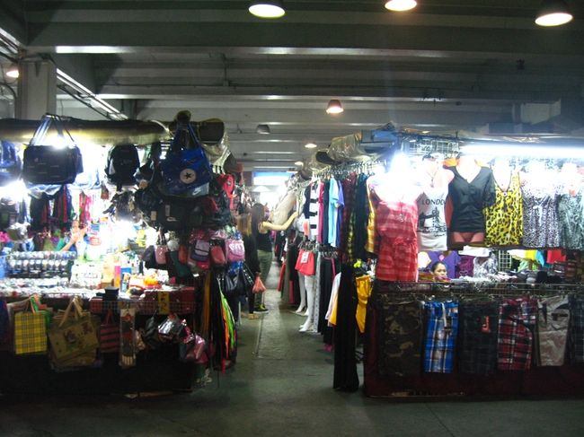 夜市みたいなのがありました。