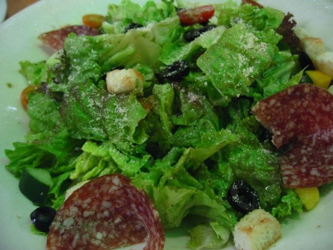 仕事仲間と3人で。<br /><br />シーザーサラダ