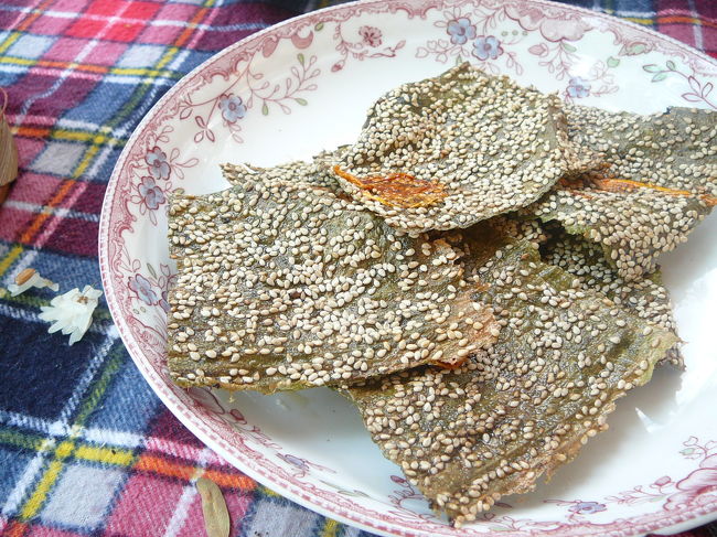 カンペーン　ヘルシーなおつまみ系の海苔。メニューになかったので買いに行ったのか？（これだけかなり遅く出てきた）値段も13,500KP　<br />でもくせがなくってずっと食べられる感じ。