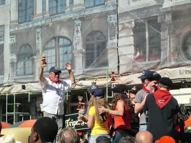 酔っぱらったおじさんが騒いでいたり・・<br /><br /><br /><br />思った以上に盛りだくさんで楽しめた♪<br /><br /><br />