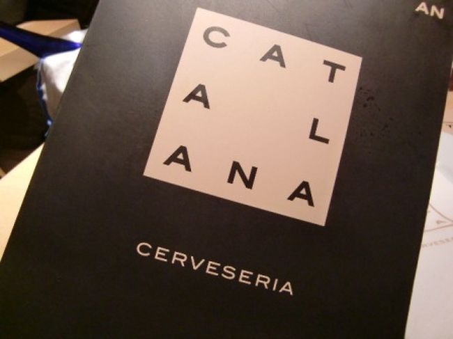 なんだかんだでもういい時間。<br />この日は非常に人気のあるお店で有名と聞いたCatalanaへ。<br />この旅行最期の夜。やっぱりタパスで食い倒れということでこちらに決定。<br />噂通り混んでいましたが少し待ったらすぐ席に通されました。