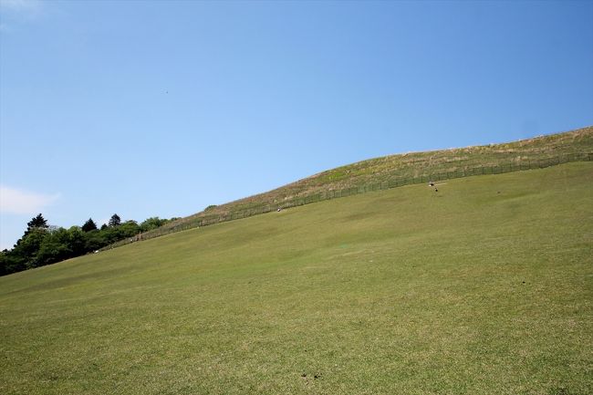 帰りは北側の登山道を降りていきました。<br />こちらのほうが距離はありますが，緩やかですね。<br />木陰にもなっているから，北側から登るのをお勧めします。<br /><br />