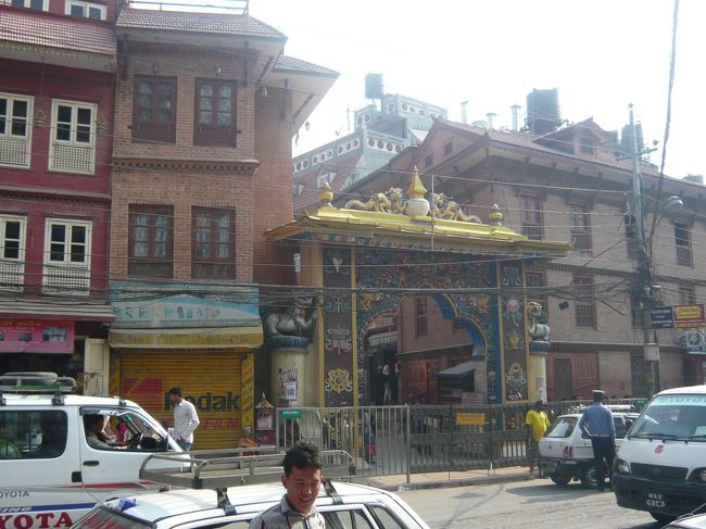 このゲートから入場し