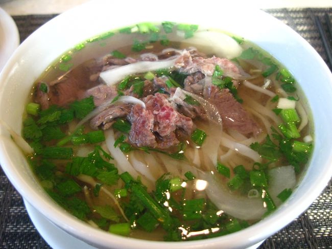 調子に乗って、フォー・ボーも食べてしまいました。