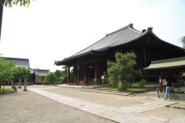 本堂（重文）<br />江戸時代の建立<br />本尊は釈迦如来立像（重文）<br />拝観料400円を収めて内陣の本尊にお参りしました。<br />