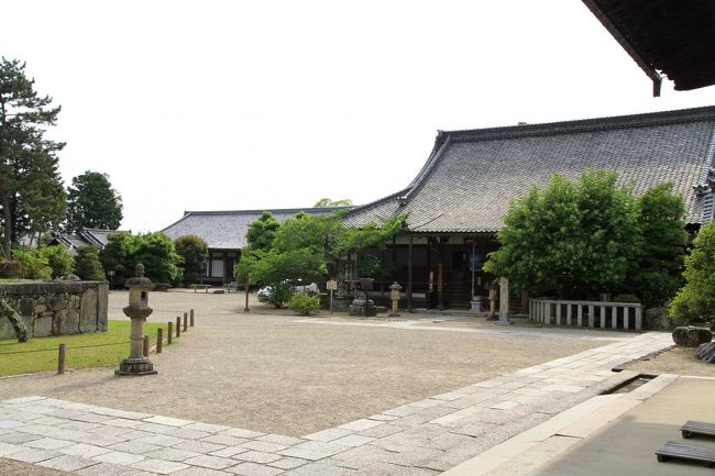 境内の様子です。<br />訪れる人も少なく、ちょっと侘しい感じです。