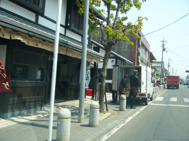 近江八幡には、近江商人の面影を残した古いまち並みがあります。<br /><br />このあたりからは、少〜し、そんな雰囲気も。