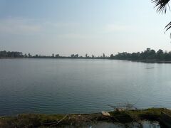 観光のスタートは王が沐浴するための池スラ・スランからでした。