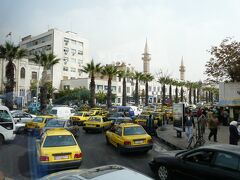 エジプト以来の中近東でしたが、エジプト同様信号が少なく、車が大渋滞。横断するのが難しそうです。