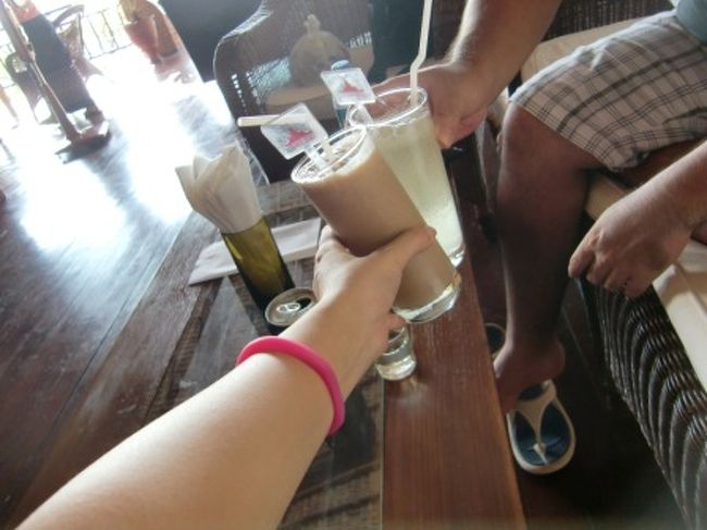 フライトの時間までホテルでしばし休憩。<br />サイクリングで乾いた喉にジュースが最高！