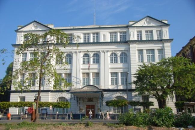 旧イギリス植民地ということもあり、重厚な建築物が街のあちらこちらに見つけられます。