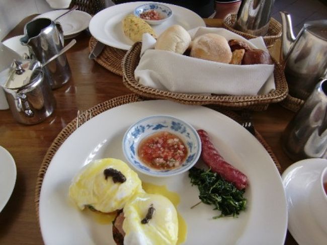ホテルに戻り朝食タイム。<br />ビュッフェではなくオーダー式。<br />大きな期待はしていませんでしたが結構美味しい。