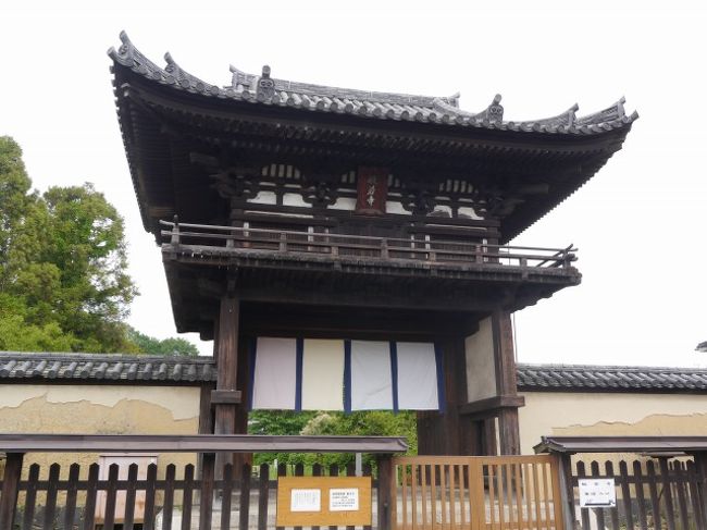 そうだ、国宝の楼門も見ておかねば。<br />