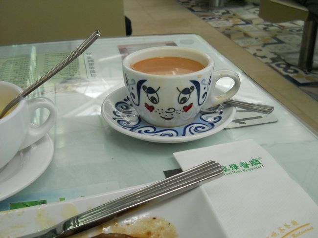 セットのドリンクはメニューから選べるけど、なぜかミルクティーなのよね・・・