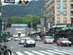 ちょうどこの時、八坂神社の入り口になる西楼門は工事中でした。残念。